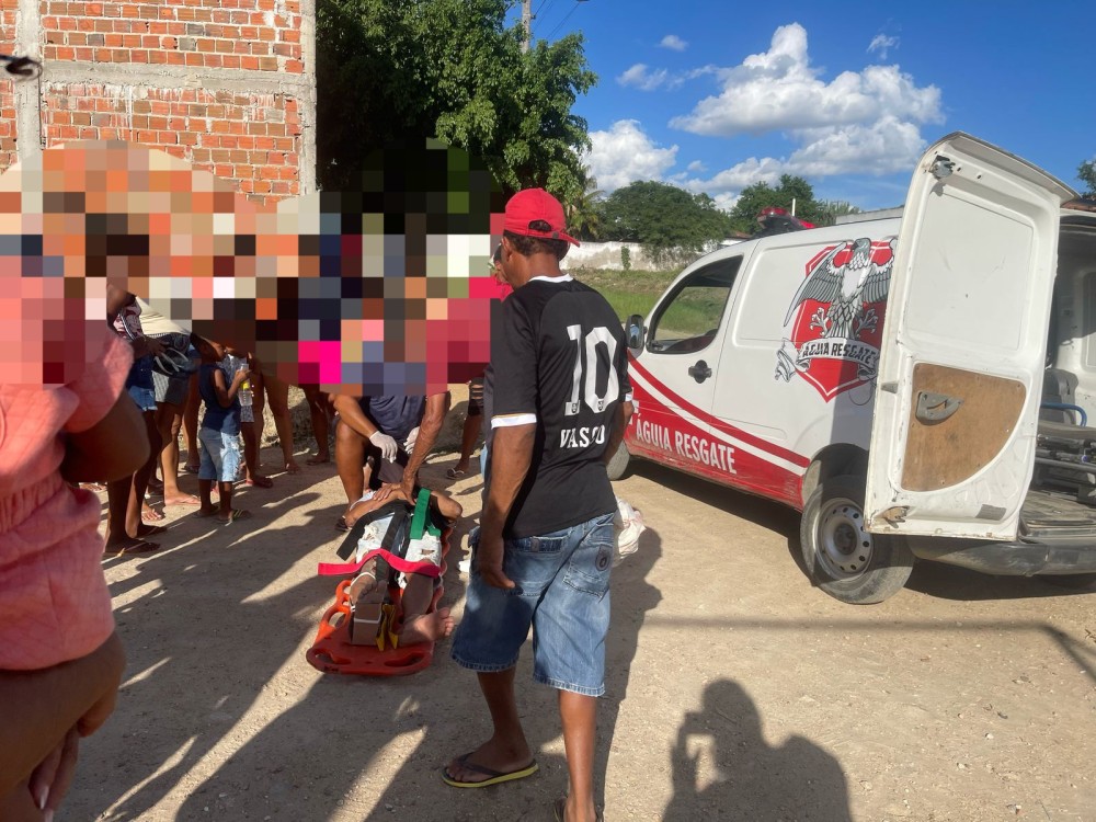 Homem sofre fraturas após acidente de moto na localidade de Goiabeira em Conceição do Coité