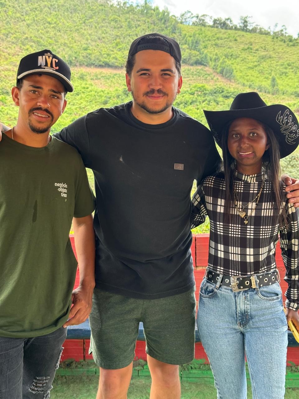 Gutto Soares lança hit “Se for no Interior” em parceria com a Menina da Bota. Confira!