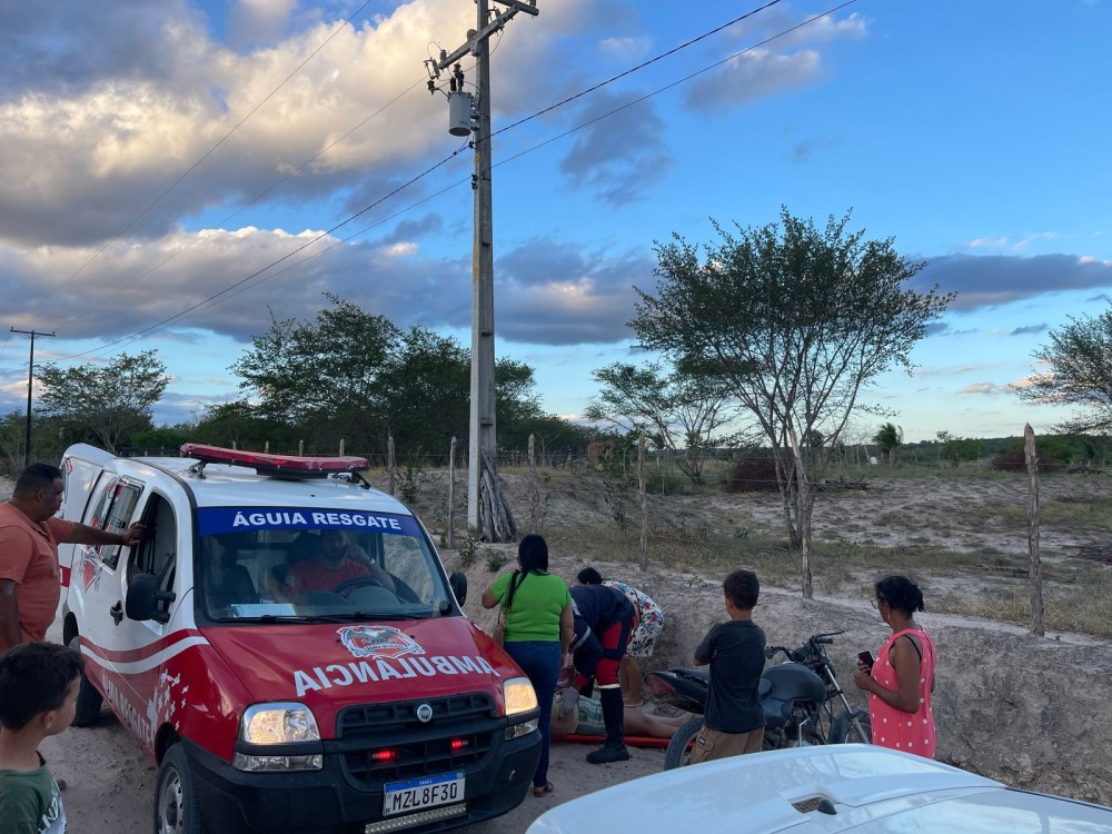 Mãe e filha ficam feridas após acidente de moto na zona rural de Conceição do Coité