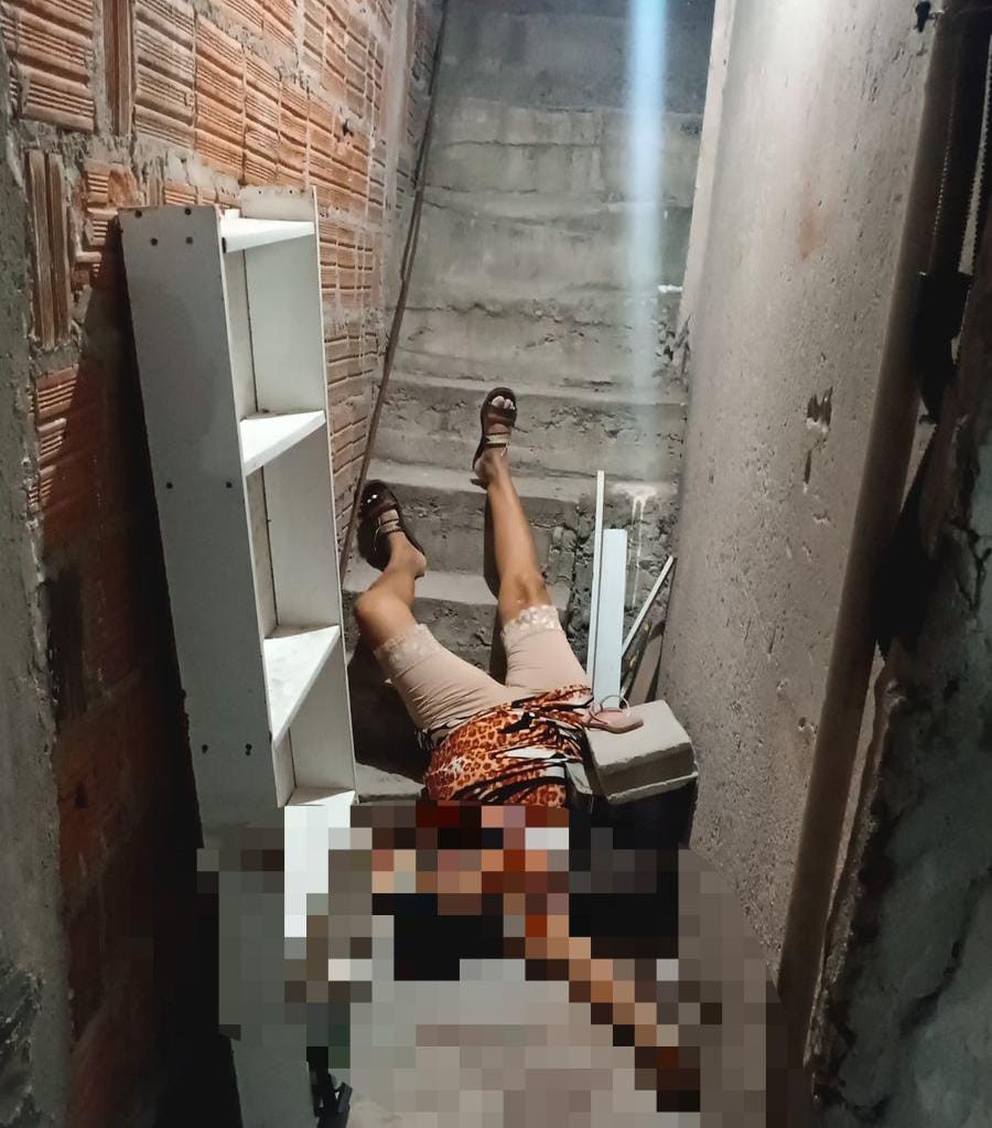 Mulher com câncer fica ferida após se desequilibrar e cair de escada no bairro do Açudinho em Conceição do Coité