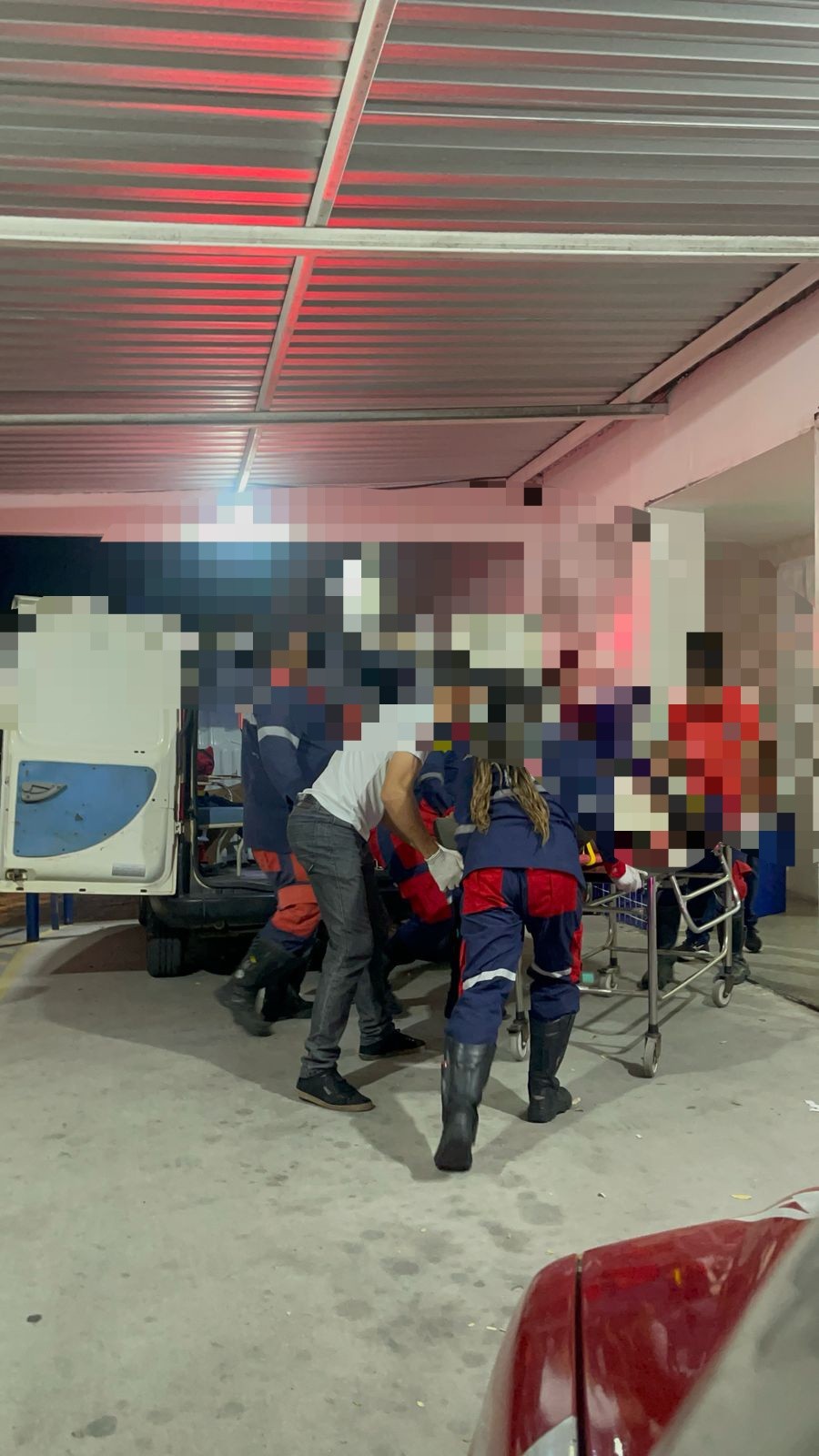 Homem é alvejado com tiro de espingarda no bairro do Cruzeiro em Conceição do Coité; suspeita seria um briga familiar