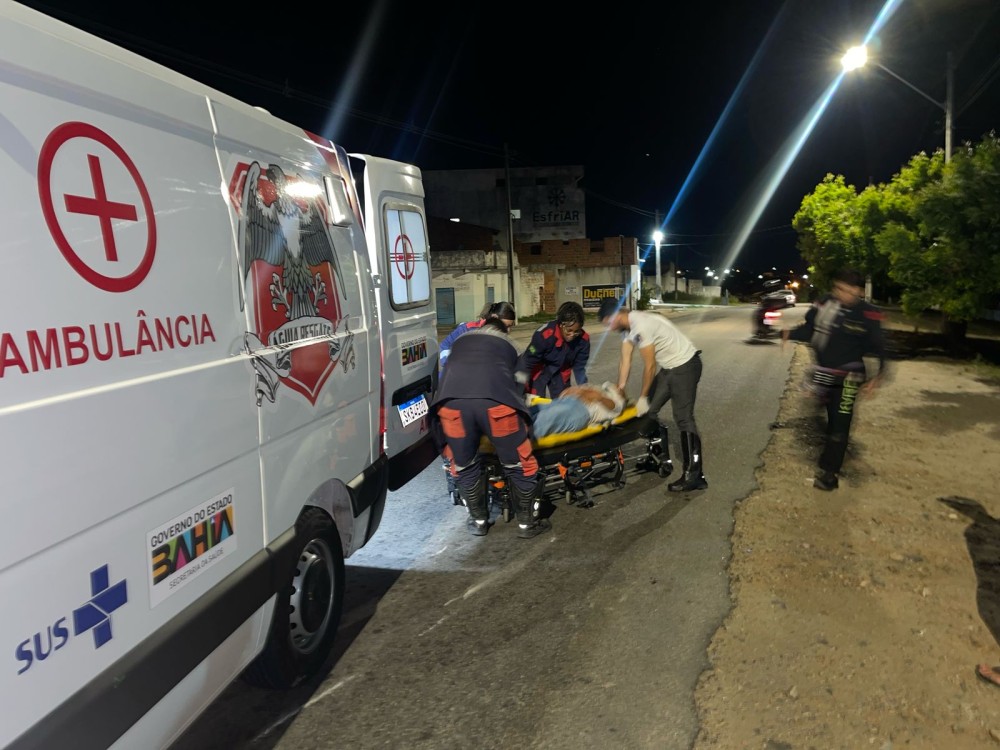 Mulher perde controle de moto e cai enquanto retornava da igreja em Conceição do Coité: 