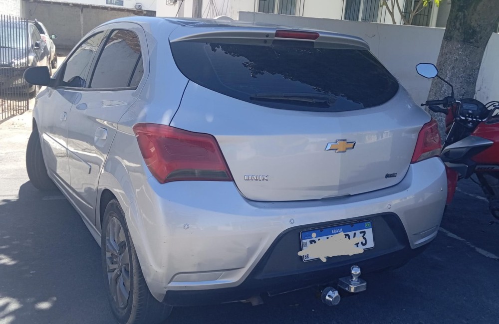 Veículo roubado com placa adulterada é recuperado pela PM de Retirolândia