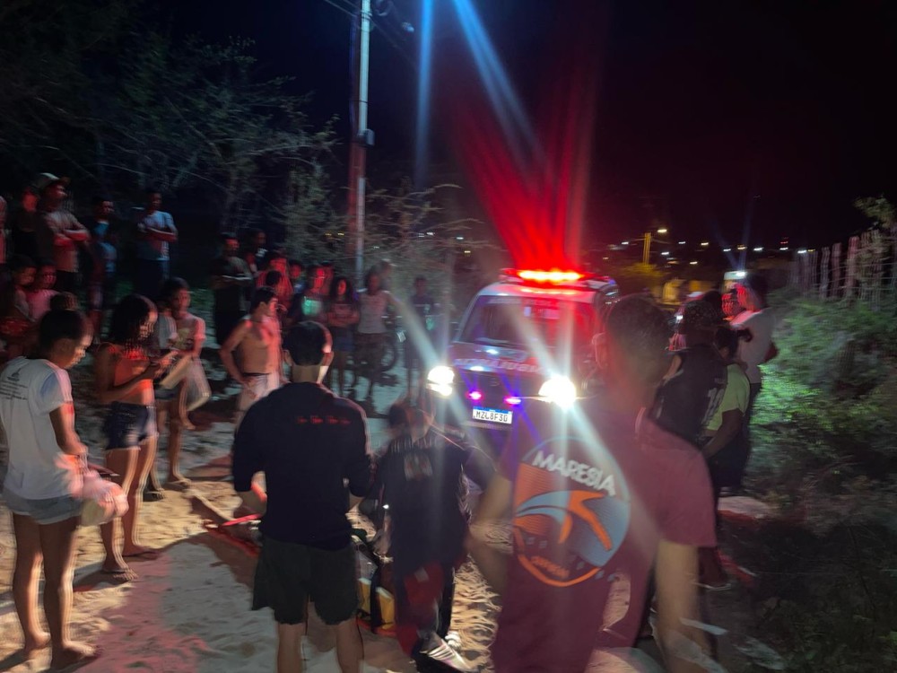 Jovem sofre suspeita de fratura na coluna ao cair de moto no distrito de Salgadália em Conceição do Coité