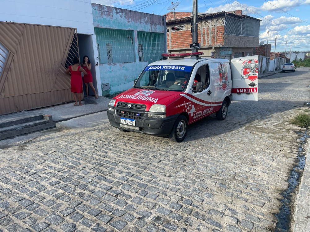 Adolescentes sofrem queda de moto no bairro Alto da Colina em Conceição do Coité