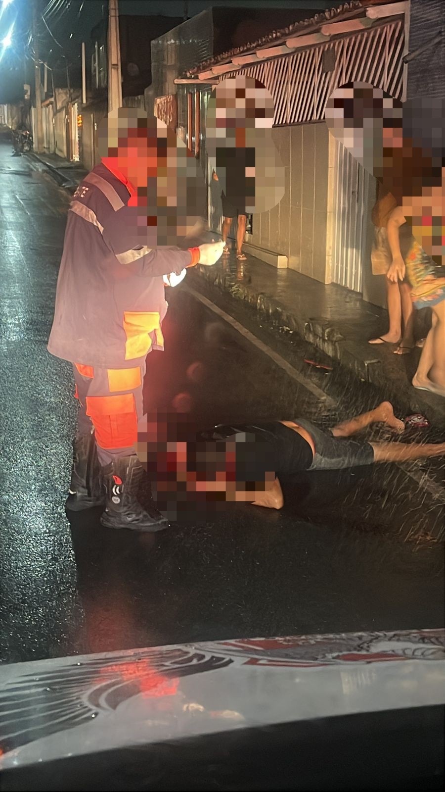 Homem é espancado após briga com 