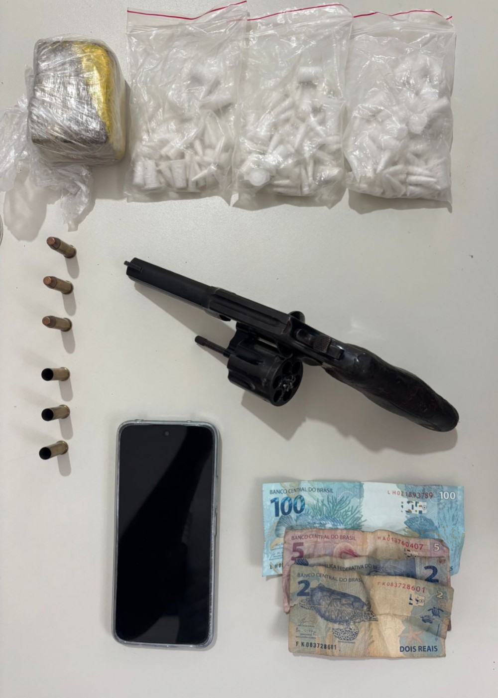 Suspeito de tráfico de drogas morre após confronto com a PM em Serrinha