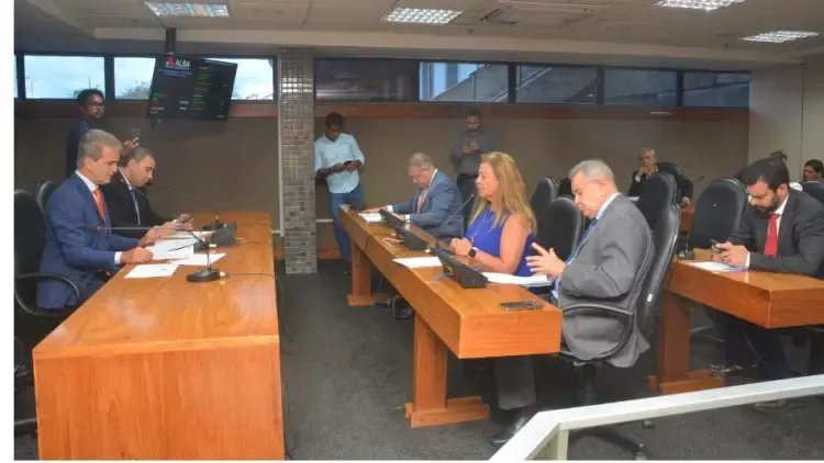 ALBA – Colegiado aprova projeto de autoria de Alex da Piatã que dispõe sobre o combate ao comércio ilegal de madeiras